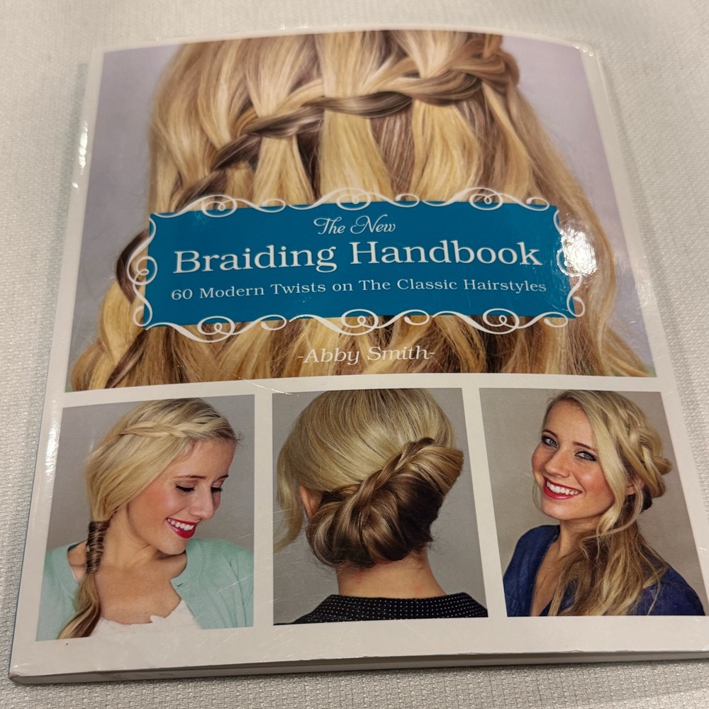 Ulysses Press The New Braiding Handbook 60 Modern Twists on Classic Hairstyles